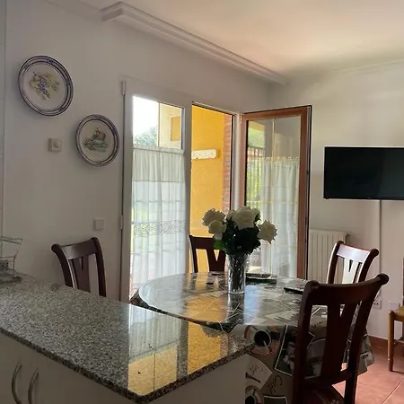 Apartamento A 1 Km De La Playa De Comillas Апартаменты *